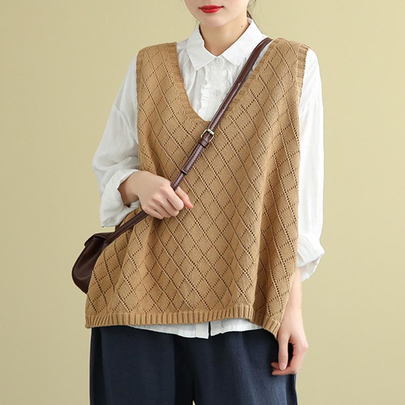 Classic Vintage Sweater with a Flattering Fit
