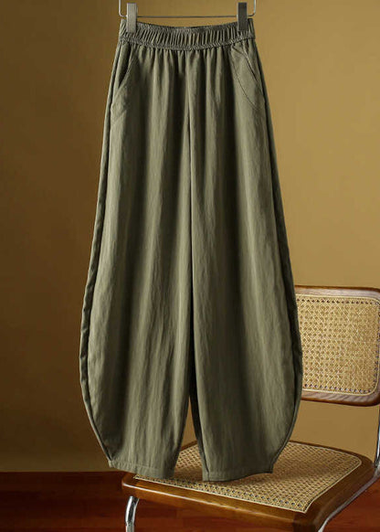 Effortlessly Elegant Pants with a Timeless Design