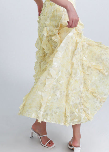 Well Tailored Garment with a Graceful Silhouette