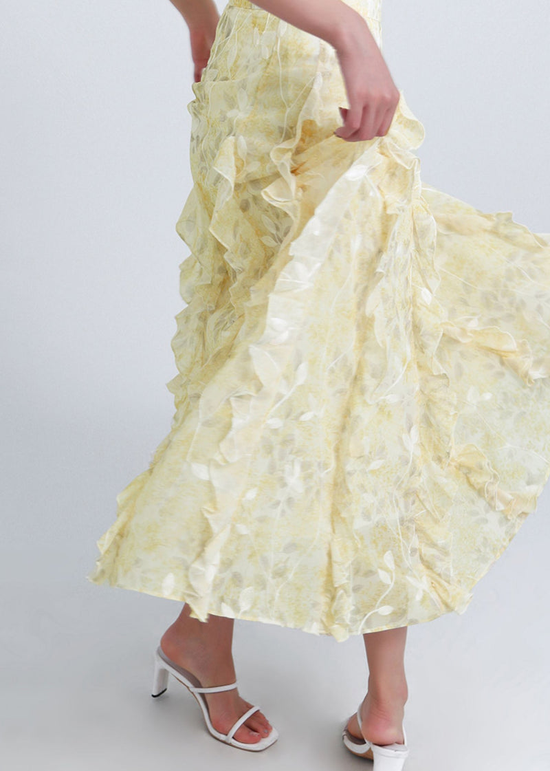 Well Tailored Garment with a Graceful Silhouette