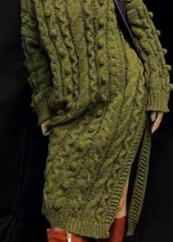 Well Tailored Sweater with a Graceful Silhouette