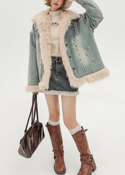 Classic Vintage & Enduringly Stylish Coat