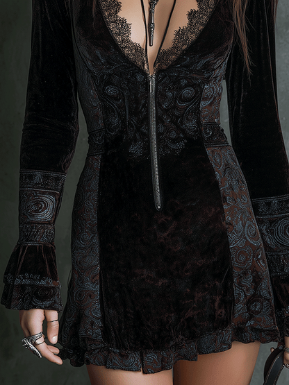 Classic Vintage Dress with a Flattering Fit