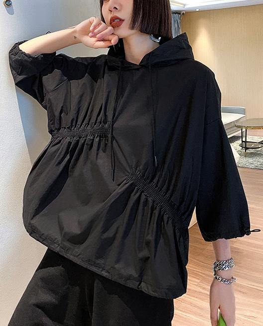 Effortlessly Elegant Top with a Timeless Design