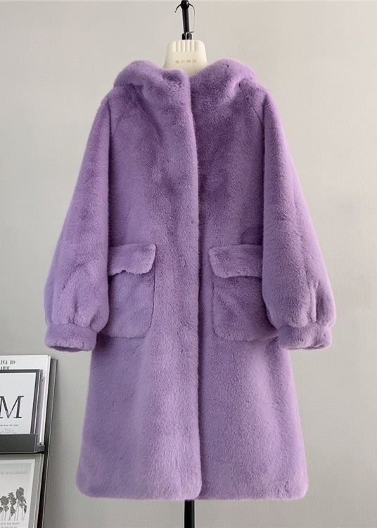 Beautifully Finished Coat in a Timeless Design