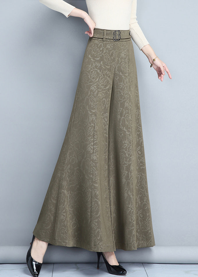 Well Tailored Pants with a Graceful Silhouette