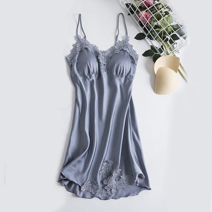 Finely Styled Garment with a Classic Vintage Look