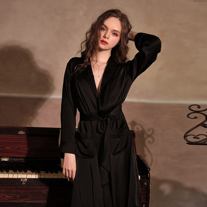 Finely Styled Dress with a Classic Vintage Look