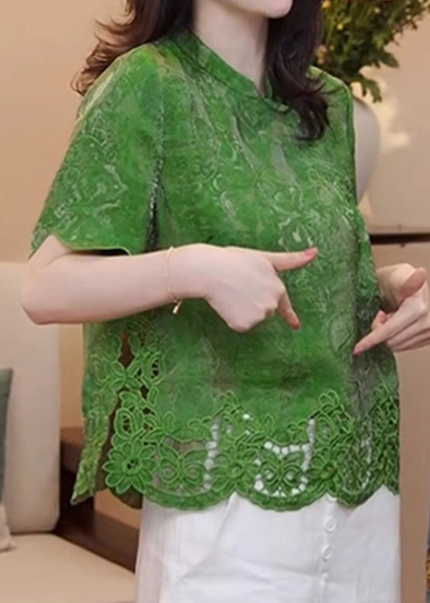 Classic Vintage Blouse with a Flattering Fit