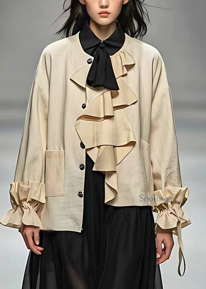 Well Tailored Coat with a Graceful Silhouette