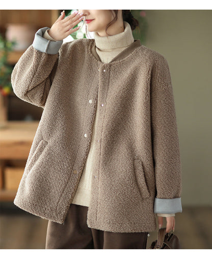Beautifully Finished Coat in a Timeless Design