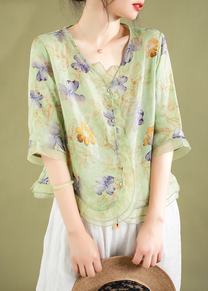 Classic Vintage Shirt with a Flattering Fit
