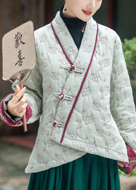Well Tailored Coat with a Graceful Silhouette