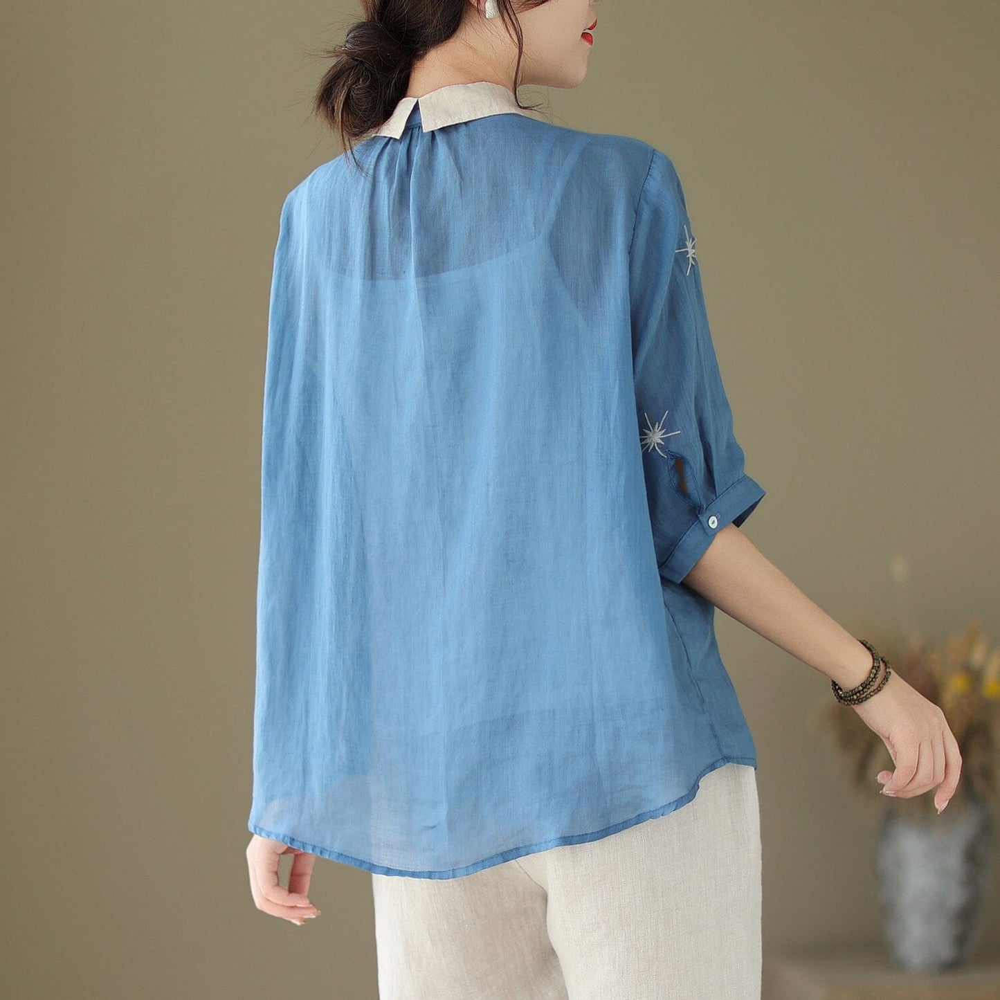 Effortlessly Elegant Blouse with a Timeless Design