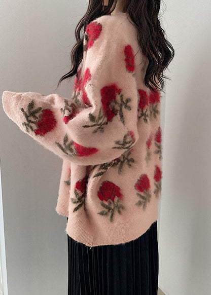 Well Tailored Sweater with a Graceful Silhouette