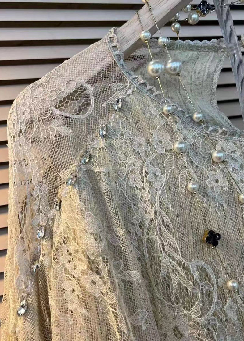 Effortlessly Elegant Top with a Timeless Design