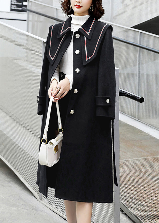 Beautifully Finished Coat in a Timeless Design