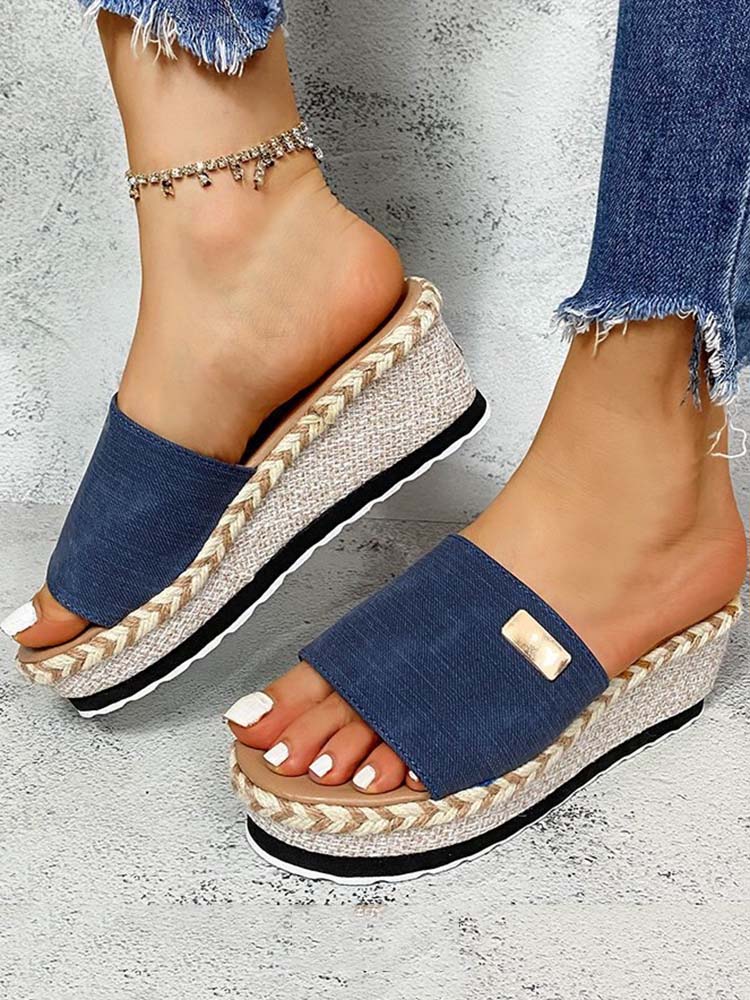 Chic Orthopedic Sandals with Unique Design