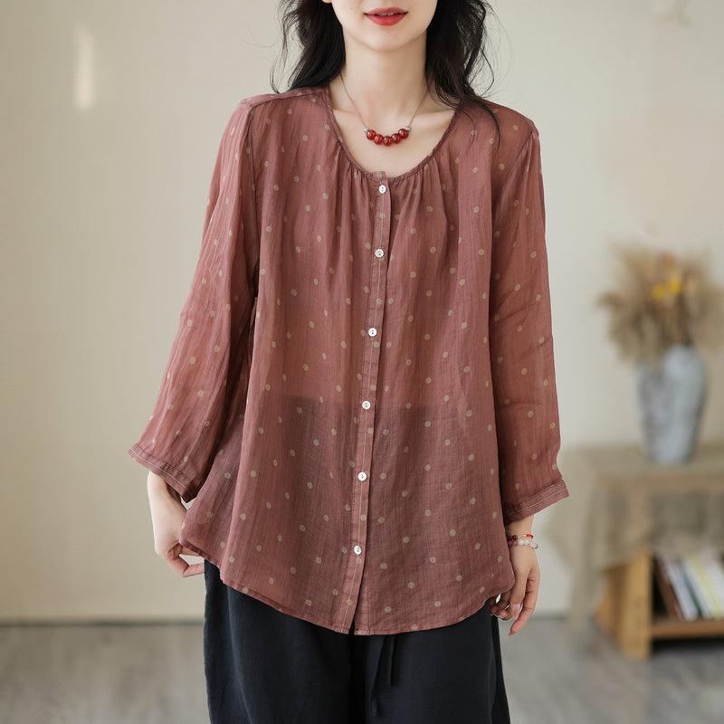 Well Tailored Blouse with a Graceful Silhouette