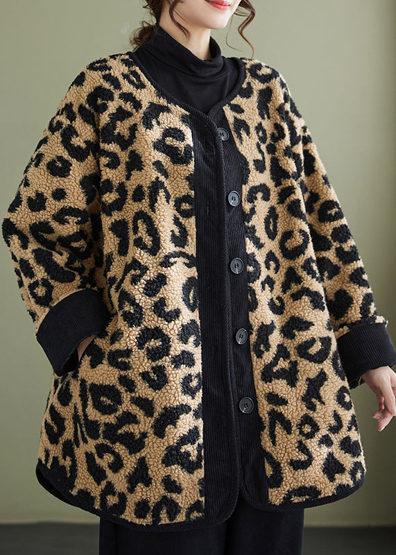 Well Tailored Coat with a Graceful Silhouette