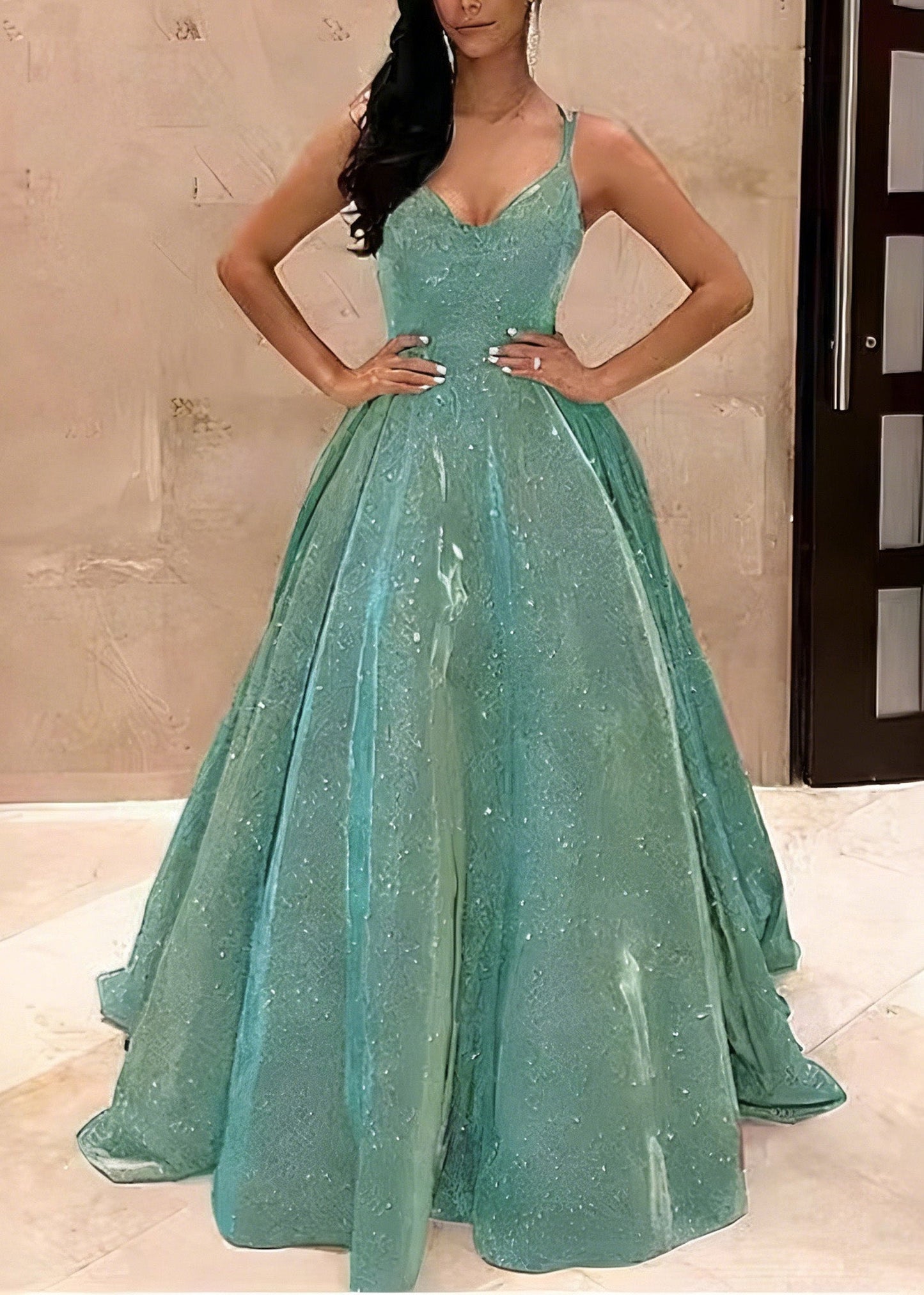 Classic Vintage Dress with a Flattering Fit