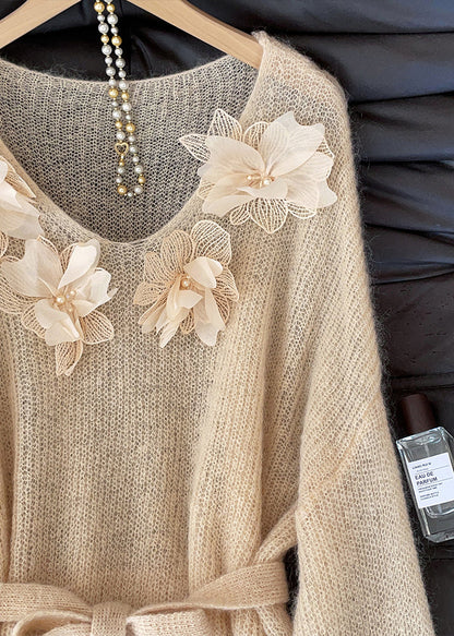 Effortlessly Elegant Sweater with a Timeless Design
