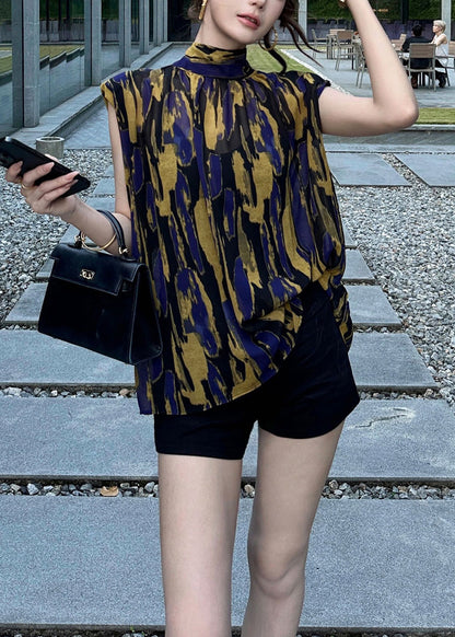 Classic Vintage Blouse with a Flattering Fit