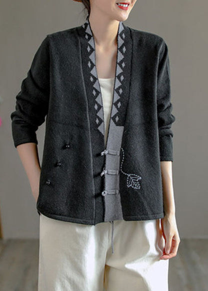Classic Vintage Sweater with a Flattering Fit