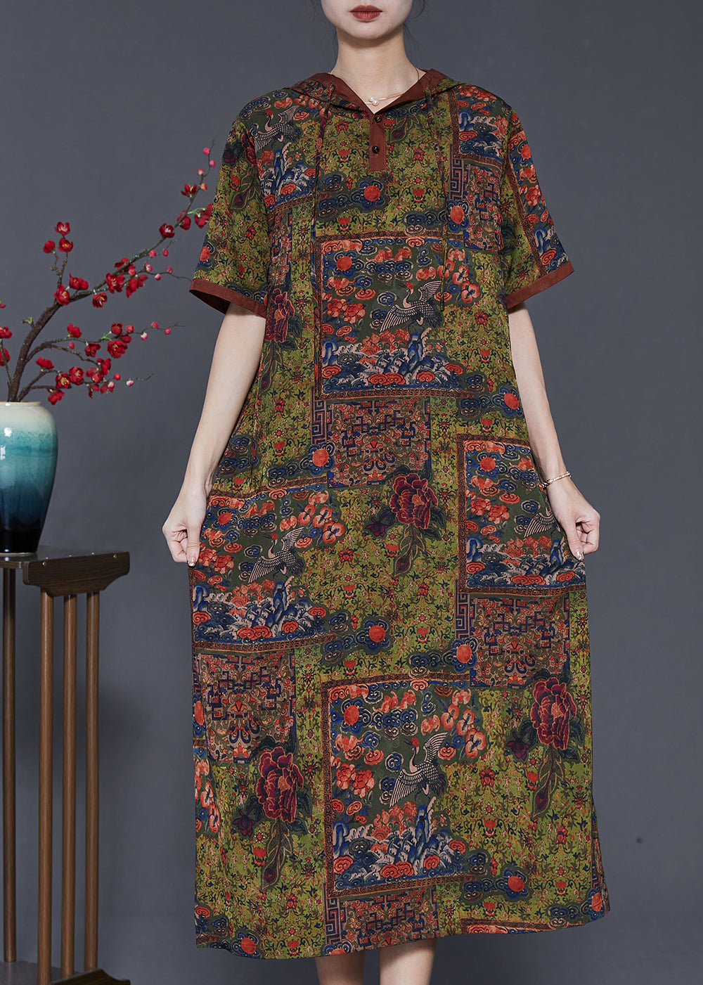 Effortlessly Elegant Dress with a Timeless Design