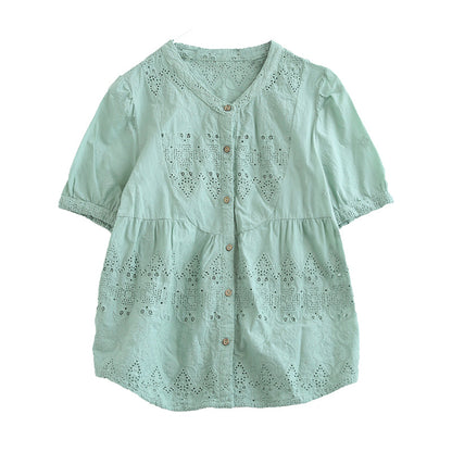 Effortlessly Elegant T-Shirt with a Timeless Design