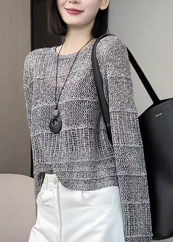 Effortlessly Elegant Sweater with a Timeless Design