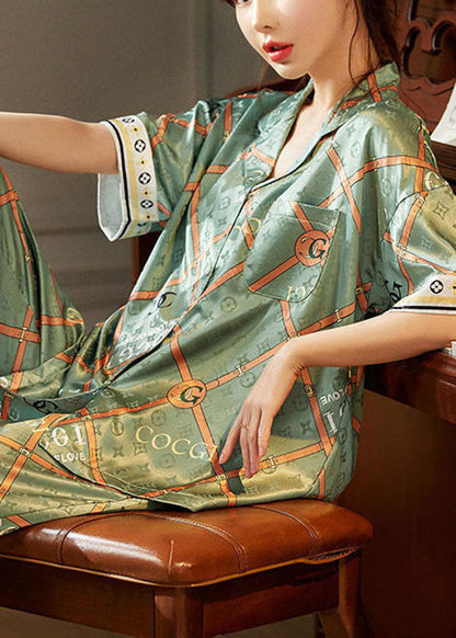 Casually Elegant Garment with a Refined Edge