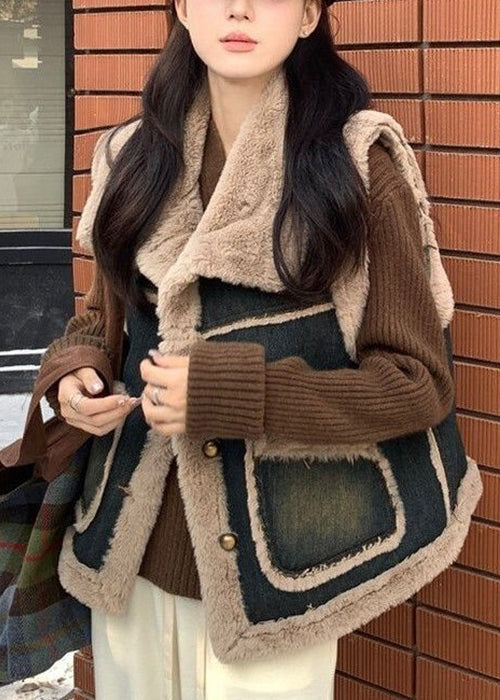 Well Tailored Coat with a Graceful Silhouette