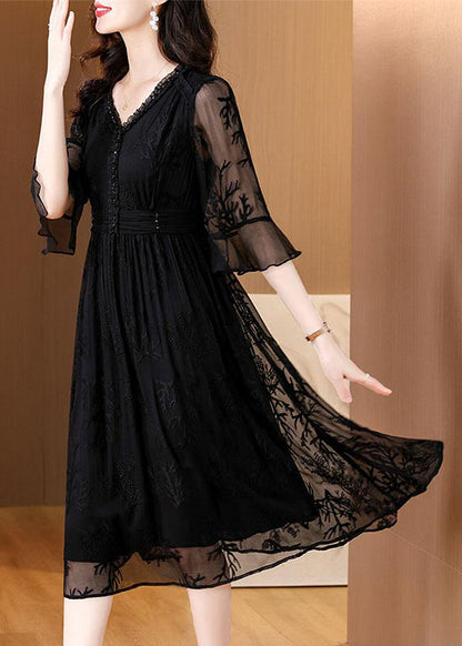 Beautifully Crafted Dress in a Classic Style