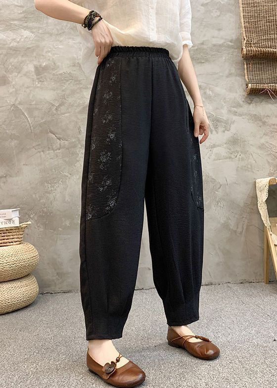 Effortlessly Elegant Pants with a Timeless Design