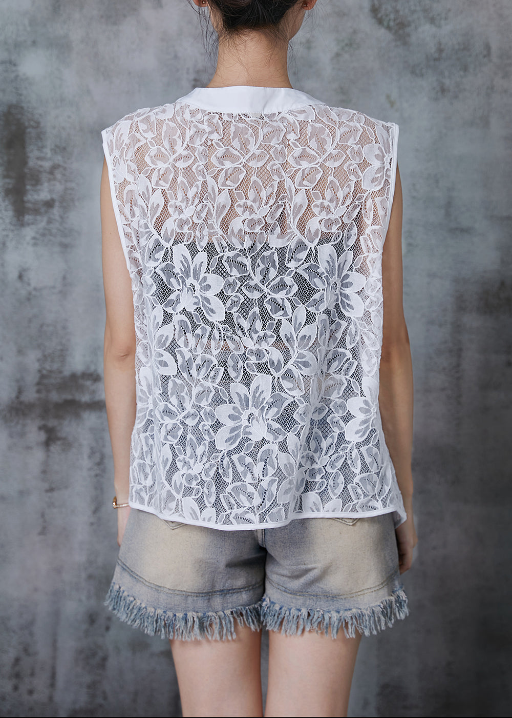 Effortlessly Elegant Top with a Timeless Design