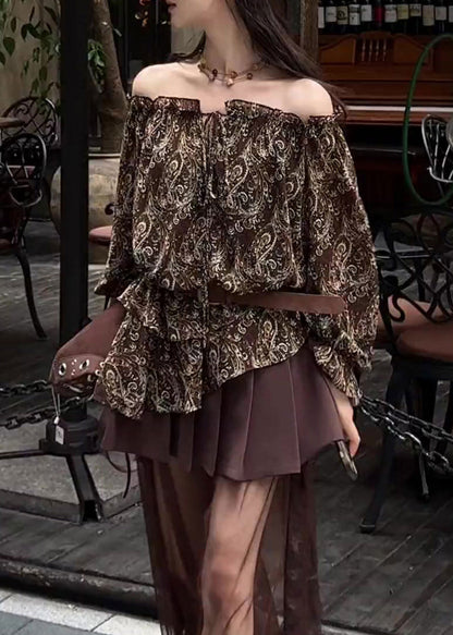 Classic Vintage Blouse with a Flattering Fit