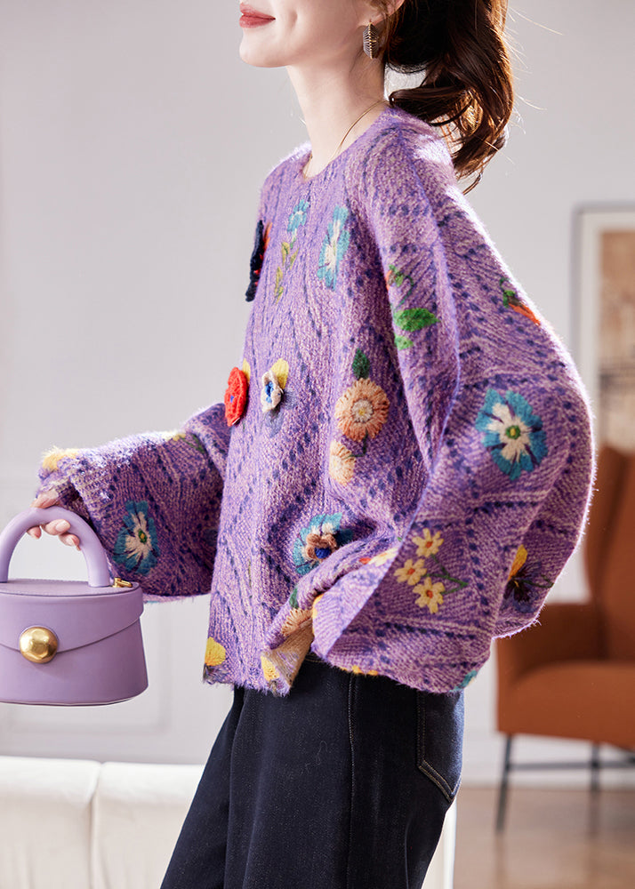 Well Tailored Sweater with a Graceful Silhouette
