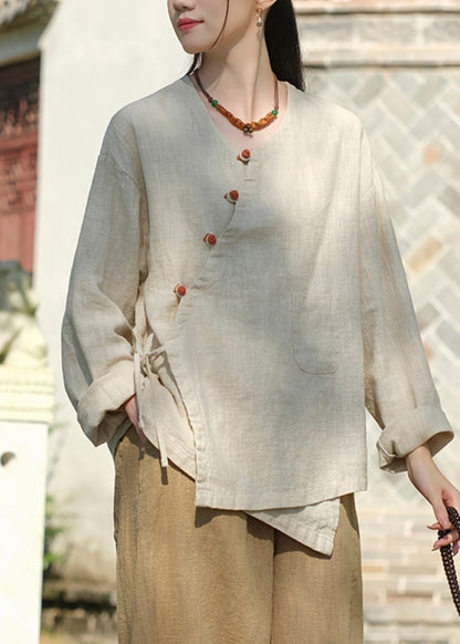 Well Tailored Blouse with a Graceful Silhouette