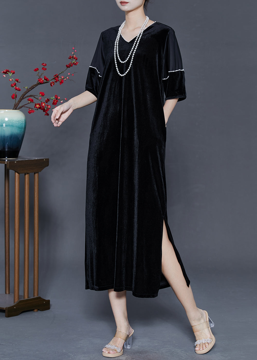Effortlessly Elegant Dress with a Timeless Design
