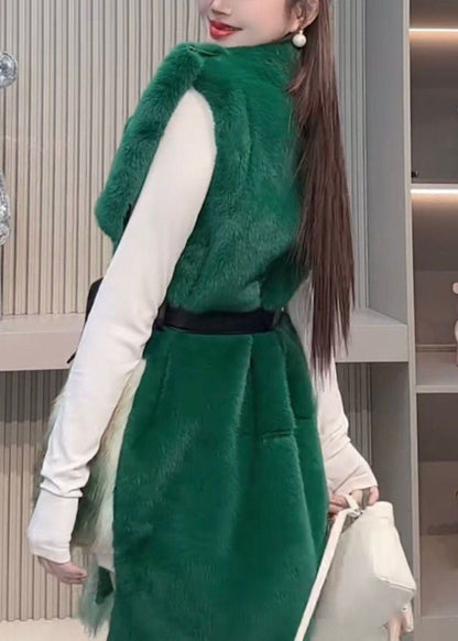 Sophisticated Garment with a Clean Classic Look