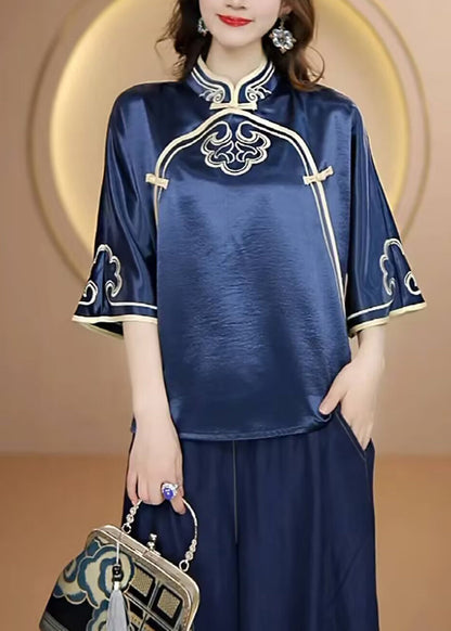 Classic Vintage Top with a Flattering Fit