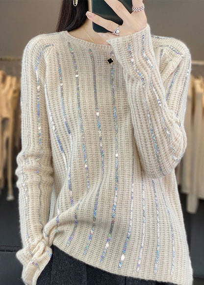 Well Tailored Sweater with a Graceful Silhouette