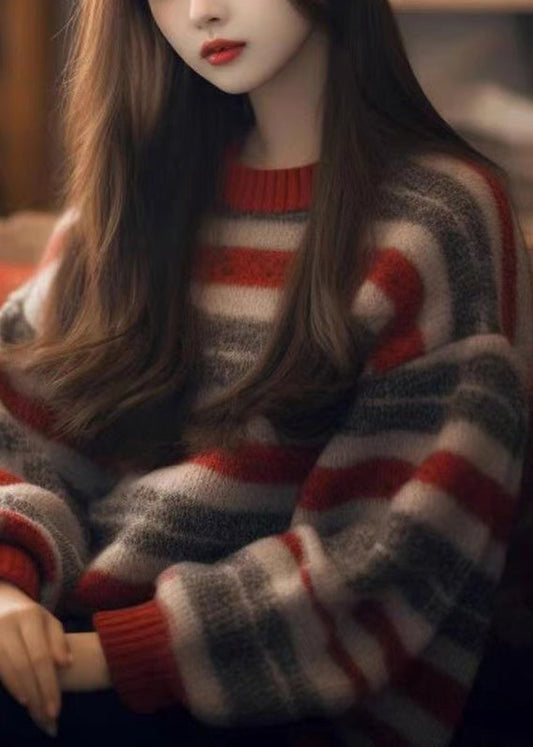 Effortlessly Elegant Sweater with a Timeless Design