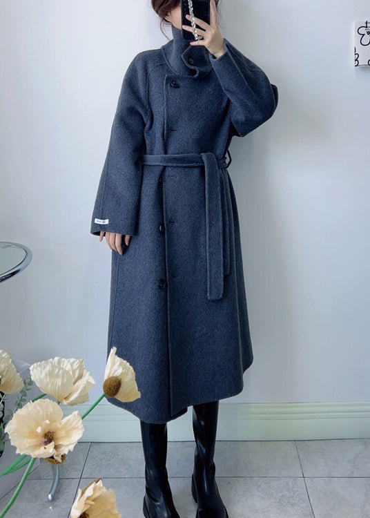 Well Tailored Coat with a Graceful Silhouette