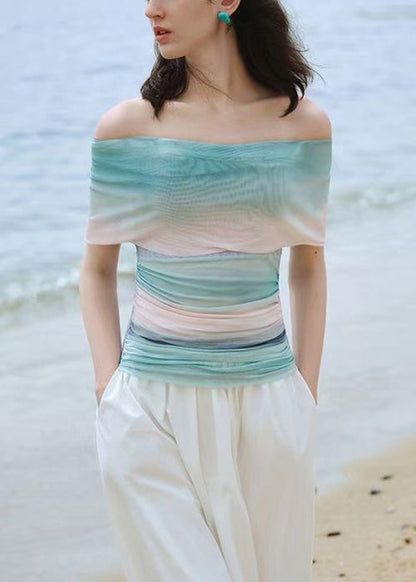 Well Tailored Top with a Graceful Silhouette