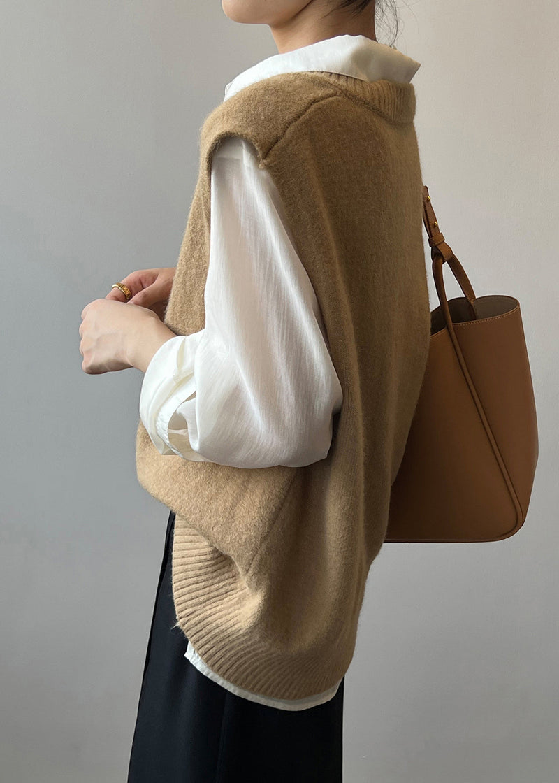 Well Tailored Coat with a Graceful Silhouette