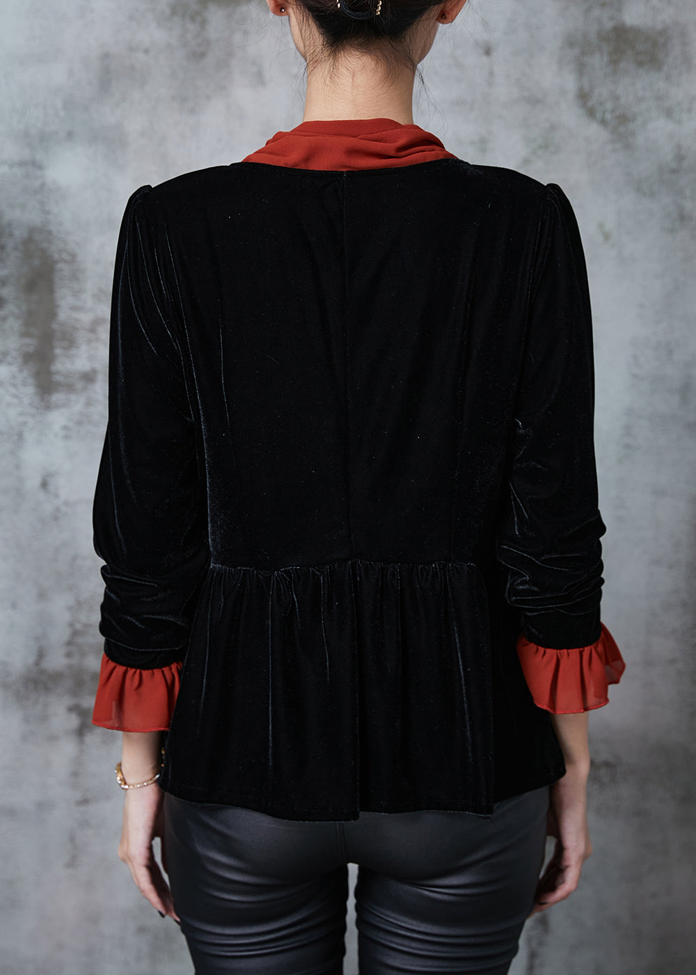 Effortlessly Elegant Blouse with a Timeless Design