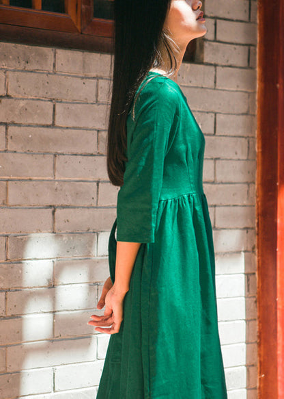 Beautifully Crafted Dress in a Classic Style
