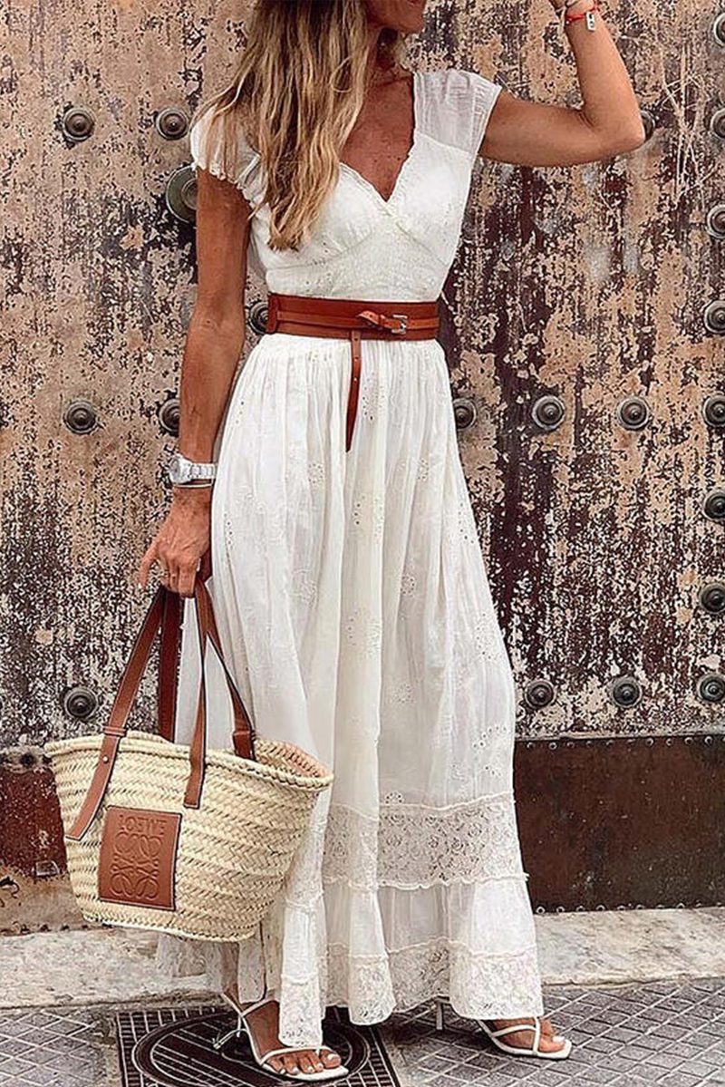 Effortlessly Elegant Dress with a Timeless Design